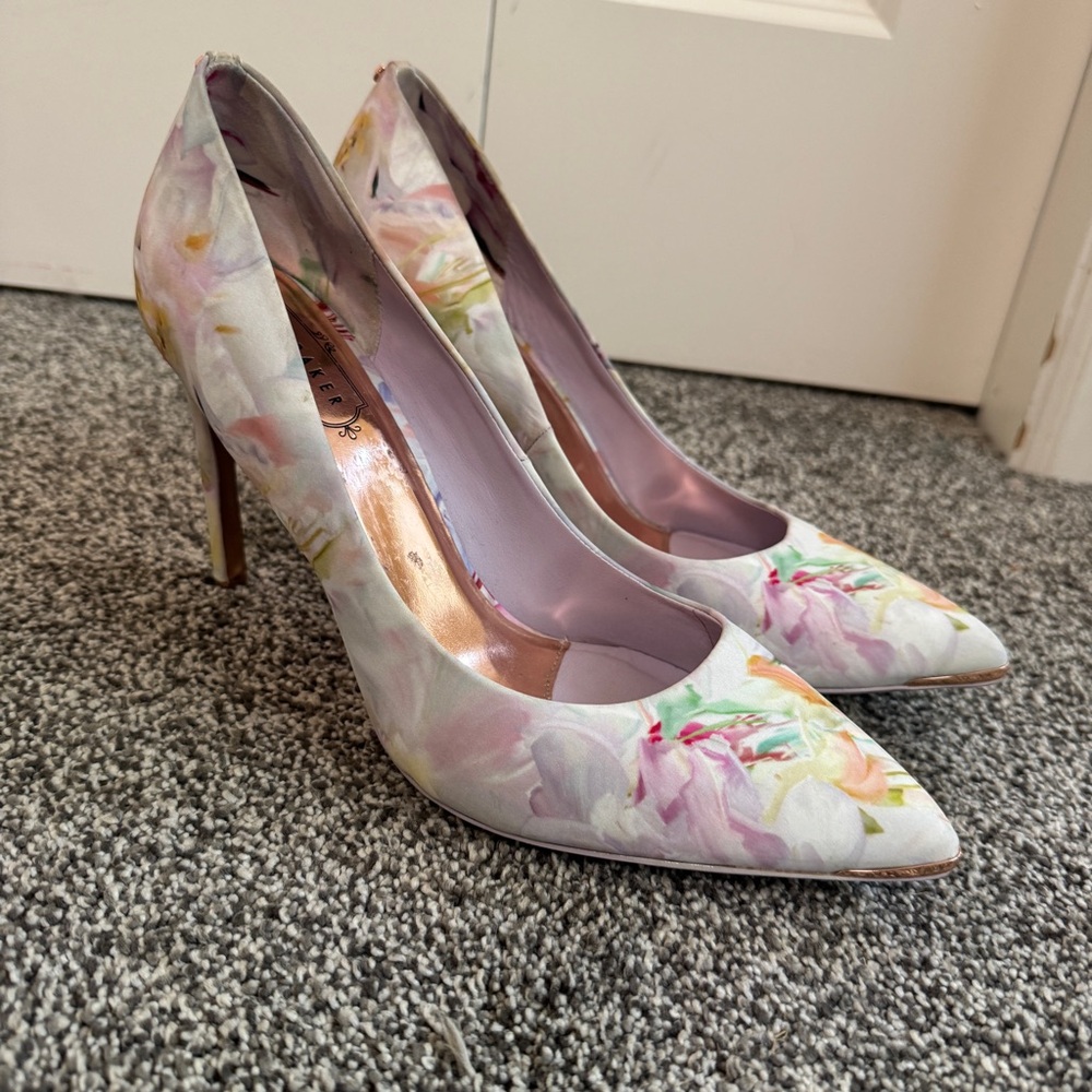 Ted Baker Vyixyn Pumps Women 39.5 US 9 EUC Floral Evening Heels Shoes Pink - Picture 1 of 10